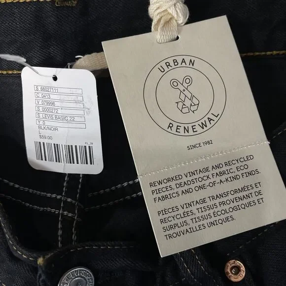 Urban Renewal Levi’s Large Jean Shorts Recycled Button-Fly High-Rise Frayed Hems - Picture 6 of 9